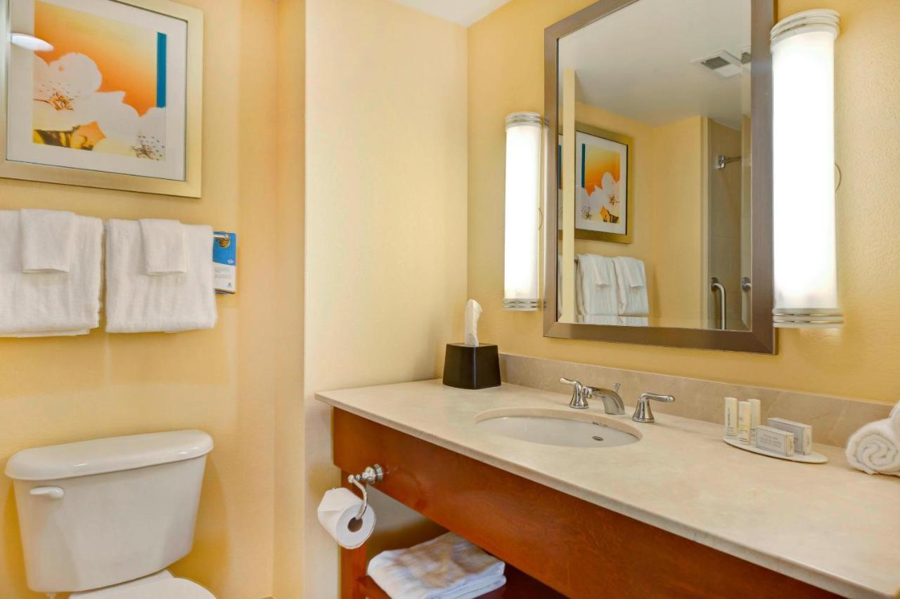 Fairfield Inn And Suites By Marriott Durham Southpoint Экстерьер фото
